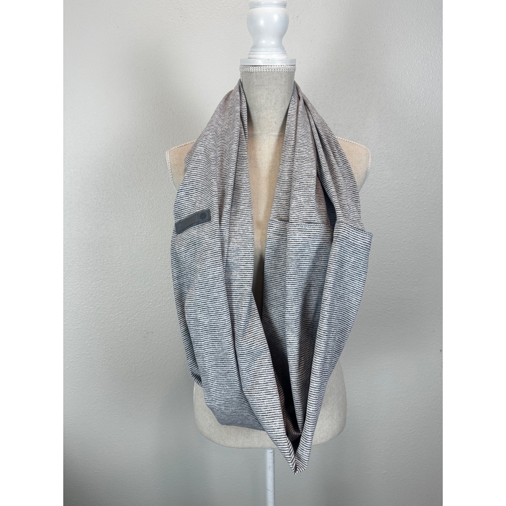 Lululemon Scarf Womens OS Gray Vinyasa Infinity Loop Striped Pocket Wrap